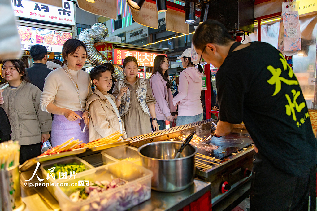 浙江金华：夜市火热引客来【2】