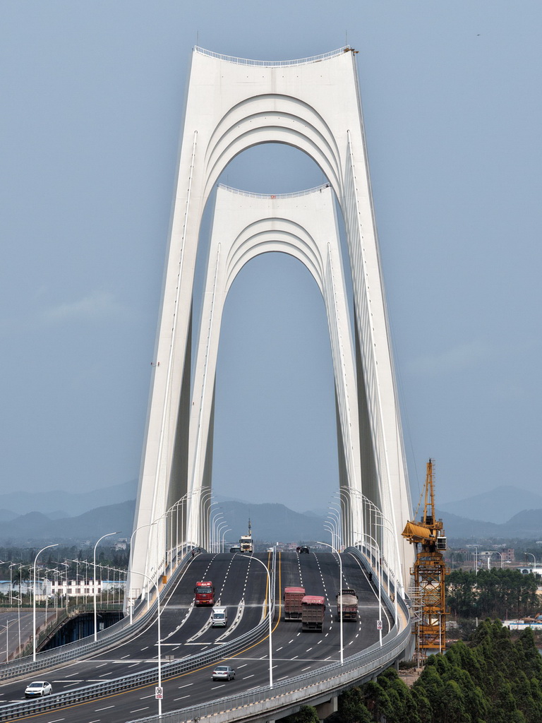 这是3月31日拍摄的建成通车的平陆运河沙井钦江大桥(无人机照片)。