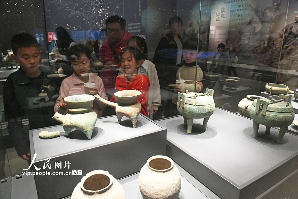 安徽淮南：春假开启 乐游博物馆【5】