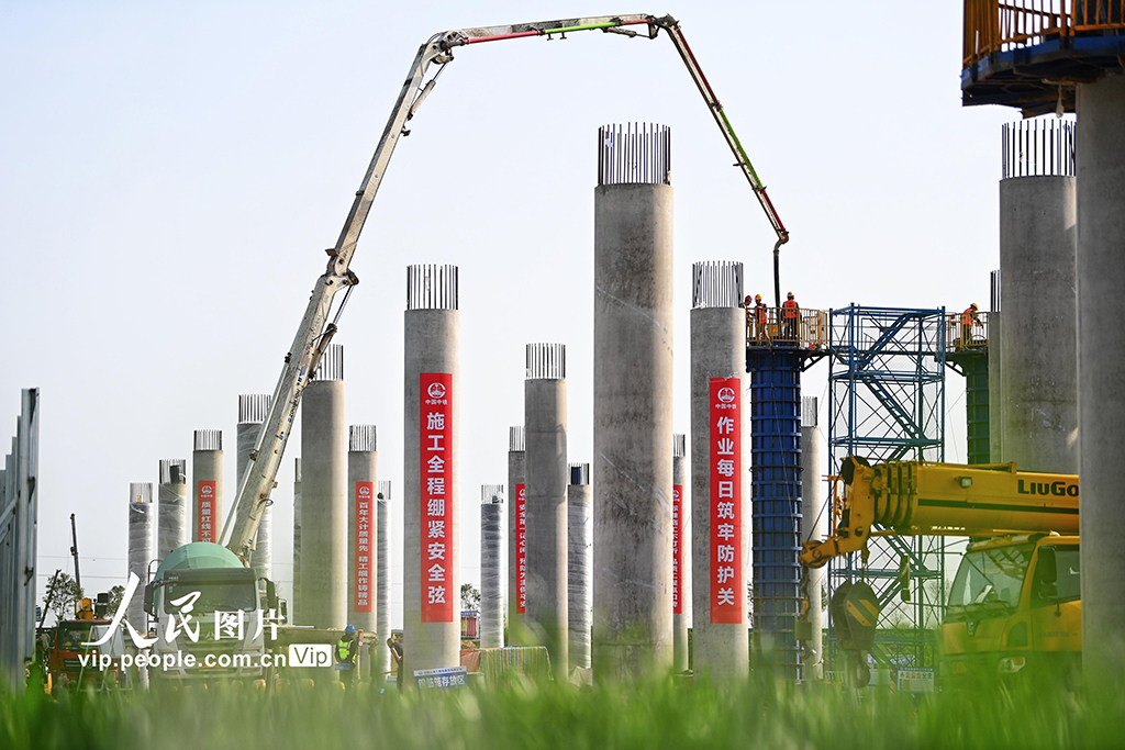 湖北襄阳：襄新高速公路建设正酣【4】