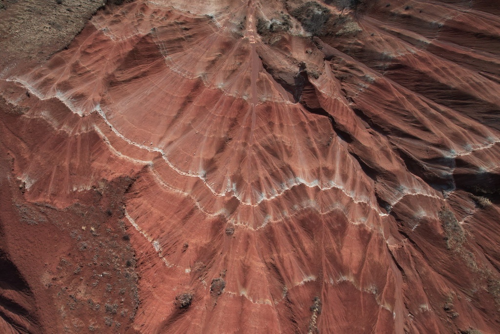 这是4月3日拍摄的甘肃东乡“羊肉卷”地貌(无人机照片)。