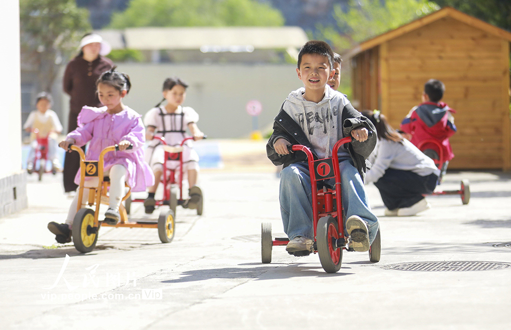 贵州黔西：春日趣玩“动”见成长【5】