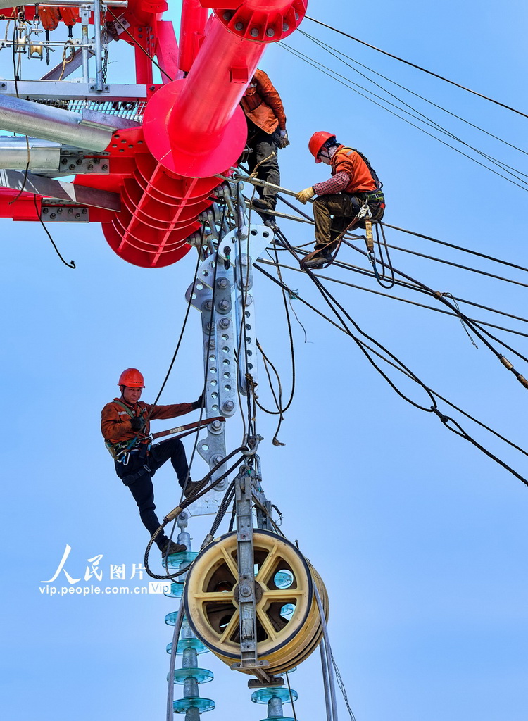 浙江台州:滨海—柏树电力线路工程椒江大跨越段贯通【2】