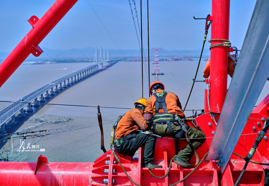 浙江台州：滨海—柏树电力线路工程椒江大跨越段贯通【9】