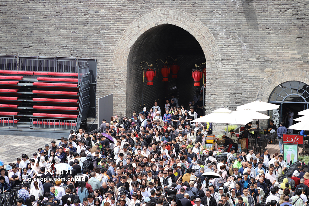 陕西西安城墙景区人头攒动【2】