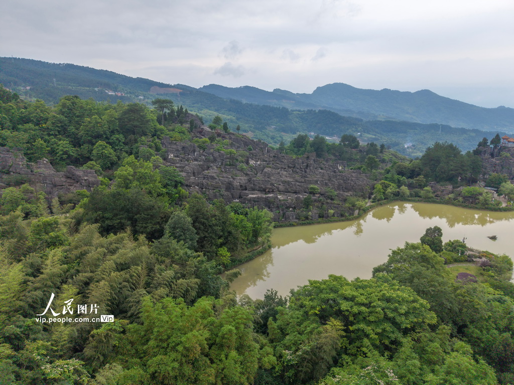 2026年5月26日拍摄的重庆龙鳞石海景区风景。