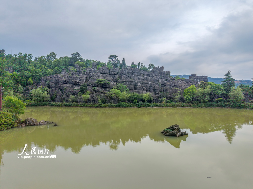 2026年5月26日拍摄的重庆龙鳞石海景区风景。